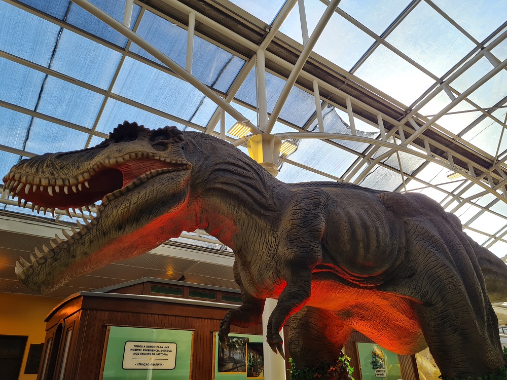 Dinossauro gigante - t-rex